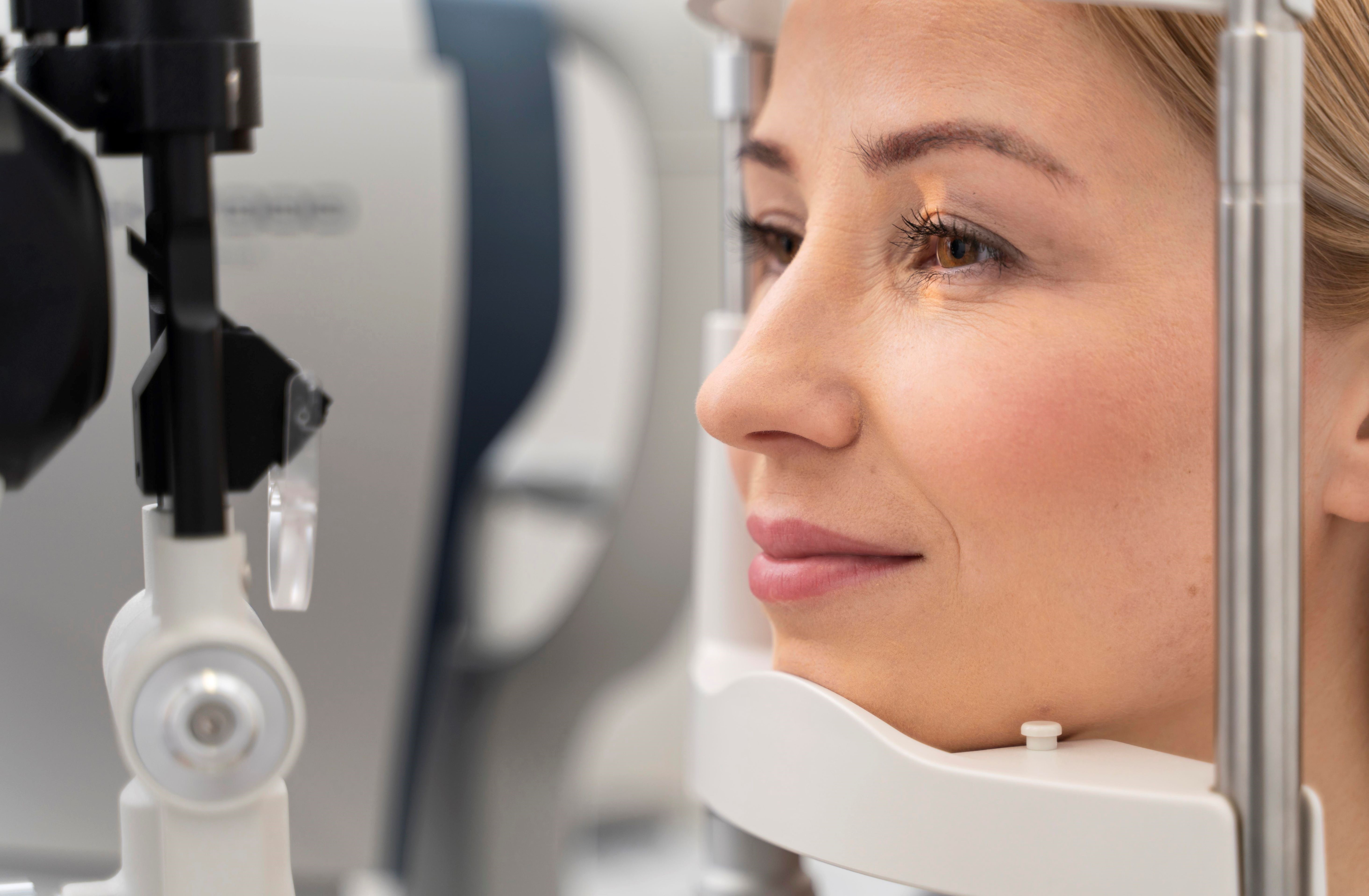 Did you know that an annual eye exam may help you learn more about your heart health, or even help prevent heart disease? Here’s how. 